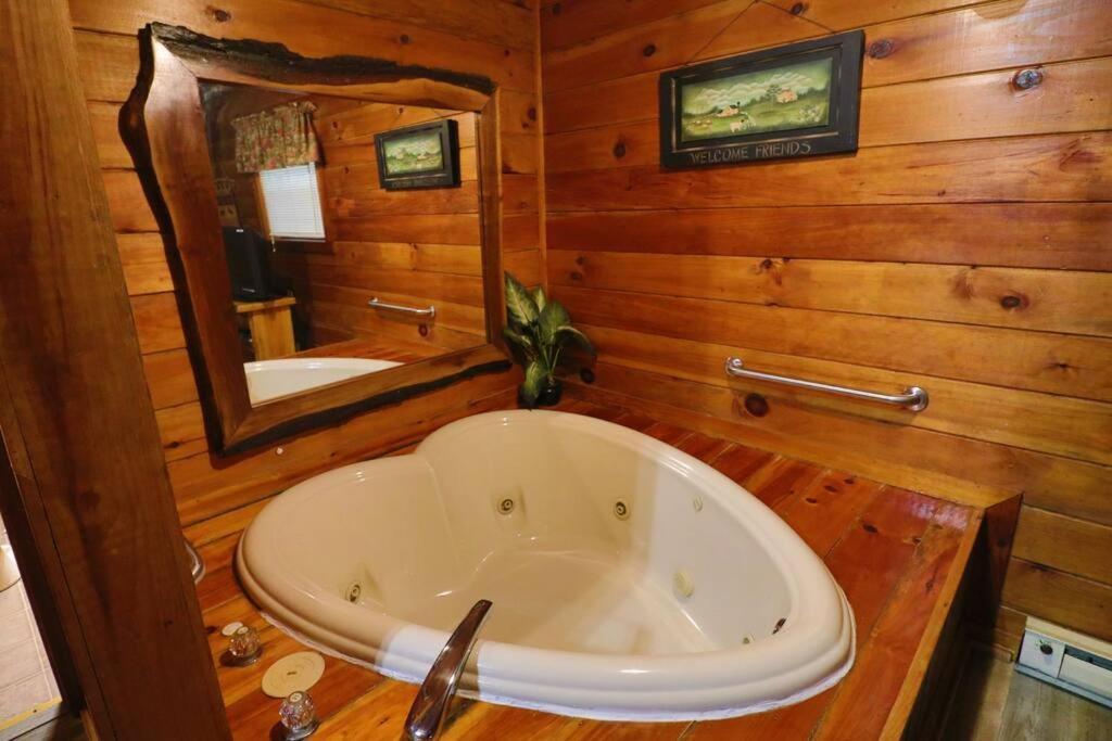 Alpine Mountain Sweetheart Cabin Jacuzzi #6 Helen Zewnętrze zdjęcie